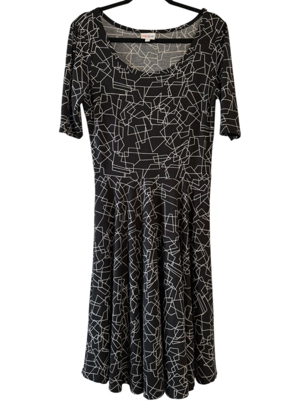 🖤 LuLaRoe Black and White Geometric Patterned Nicole Dress